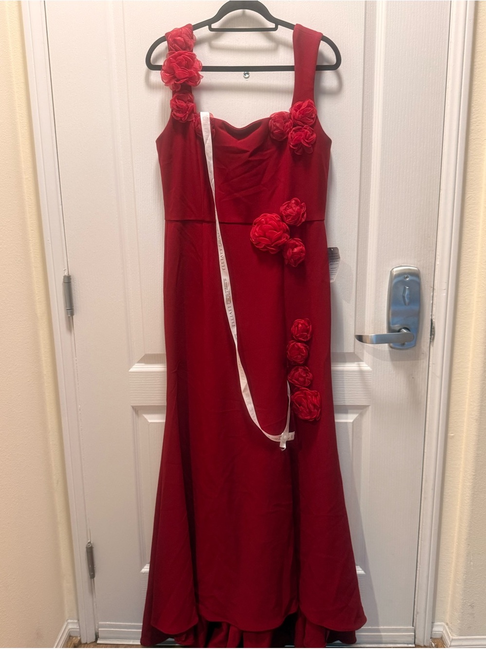 ELLIATT Evanora High-Low Gown in Floral-Appliqué Size L NWT Flaw-Flaw Noted - Picture 5 of 8